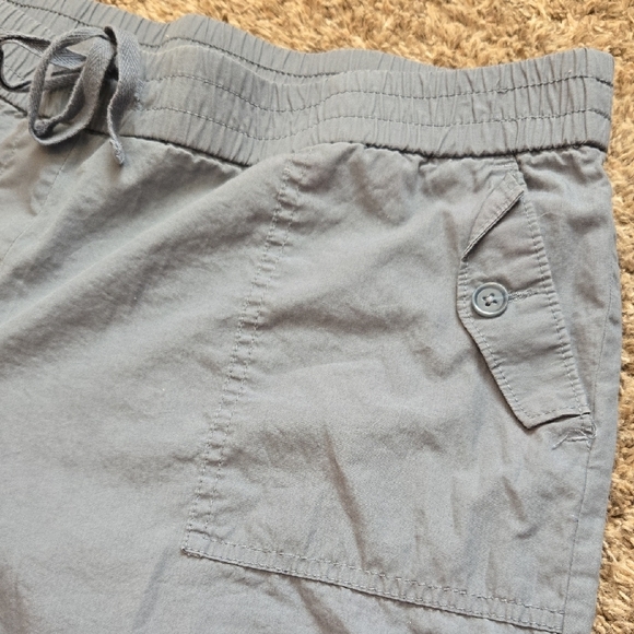 LOFT Womens Blue Gray Cargo Shorts Size Large - Picture 2 of 5